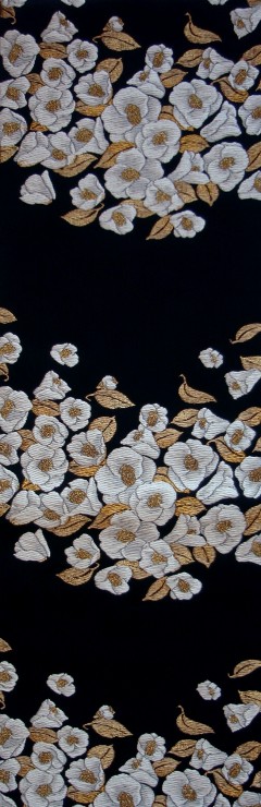 今月の帯〜「袋帯　唐織　椿」江州だるま糸使用 手織り